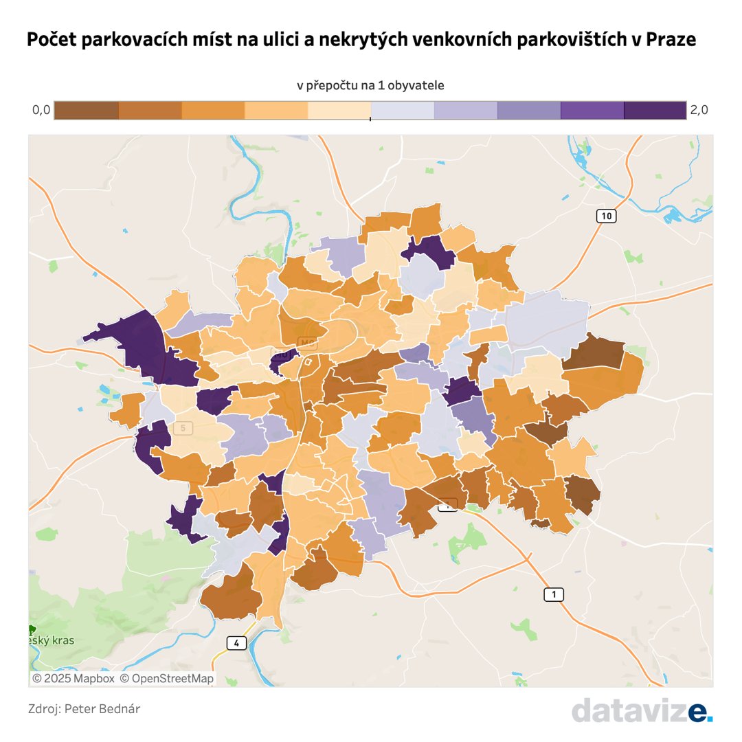 🚗 Infografika 👉  aktln.cz/qF0s8c
V nové zástavbě zabírají parkoviště a stání v ulicích téměř stejně velký prostor jako samotné domy. K tomuto a mnoha dalším zjištěním dospěl architekt a urbanista Peter Bednár poté, co do mapy Prahy ručně zakreslil všechny plochy