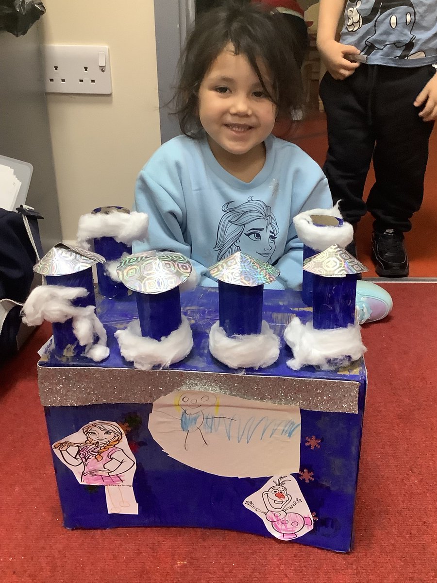 DeansNorth's tweet photo. "I want to make a blue castle like Anna and Elsa" 
One of our children shared her vision of what her castle would look like. Over two days and a little help from her peers she created her very own Frozen castle. She  demonstrated perseverance are we are so proud of her. https://t.co/OkCCsChOKe