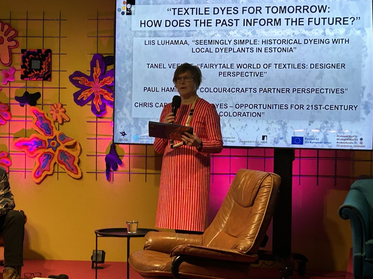 Colour4CRAFTS's tweet photo. @Colour4CRAFTS  is now live with our online public seminar "Textile Dyes for Tomorrow". You can join here: https://t.co/Uy8eHAB0H8 https://t.co/JouWMKzFFx