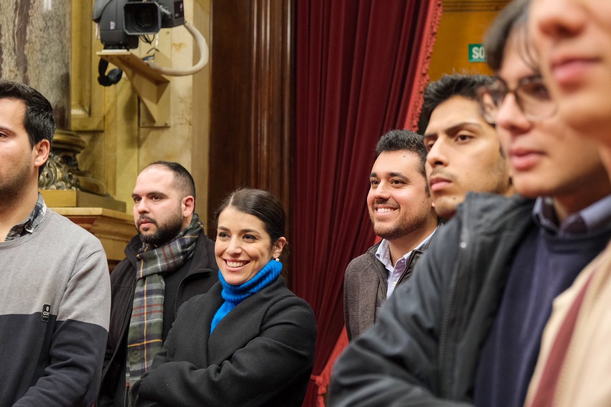 💙 Ayer pasamos una tarde muy especial junto a <a href="/NNGGcat/">NNGG Catalunya🇪🇸</a> en el Parlament de Catalunya. Compartimos ideas, reflexiones y, sobre todo, la ilusión de seguir trabajando juntos por el futuro de Cataluña.
