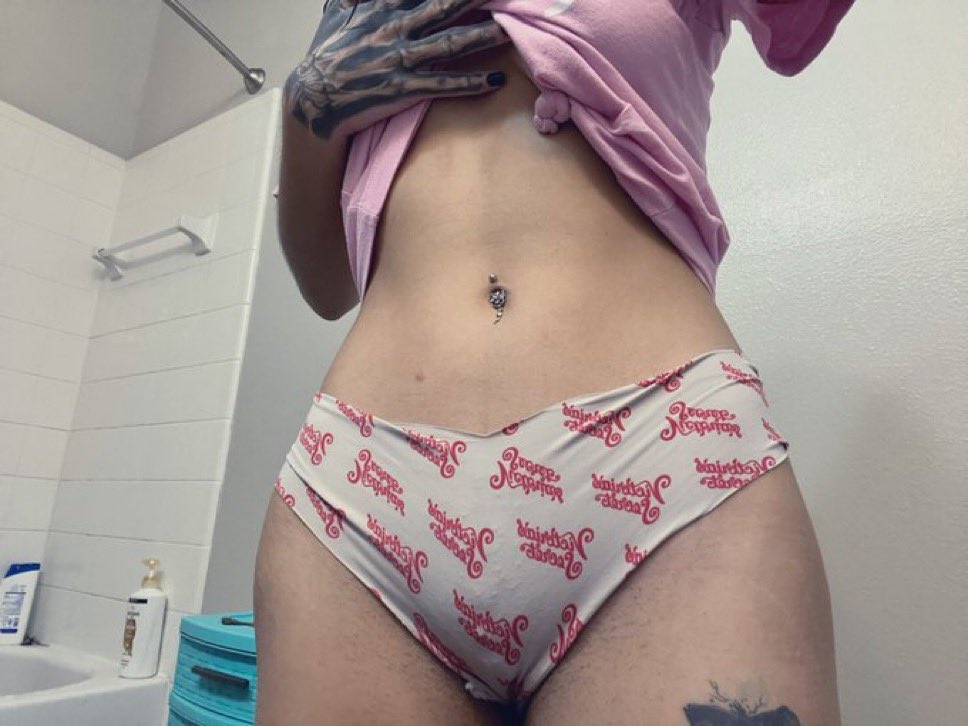 HeraTyche33's tweet photo. @76Quiet Wanna see more 🙈 https://t.co/RiIOOwsJIY