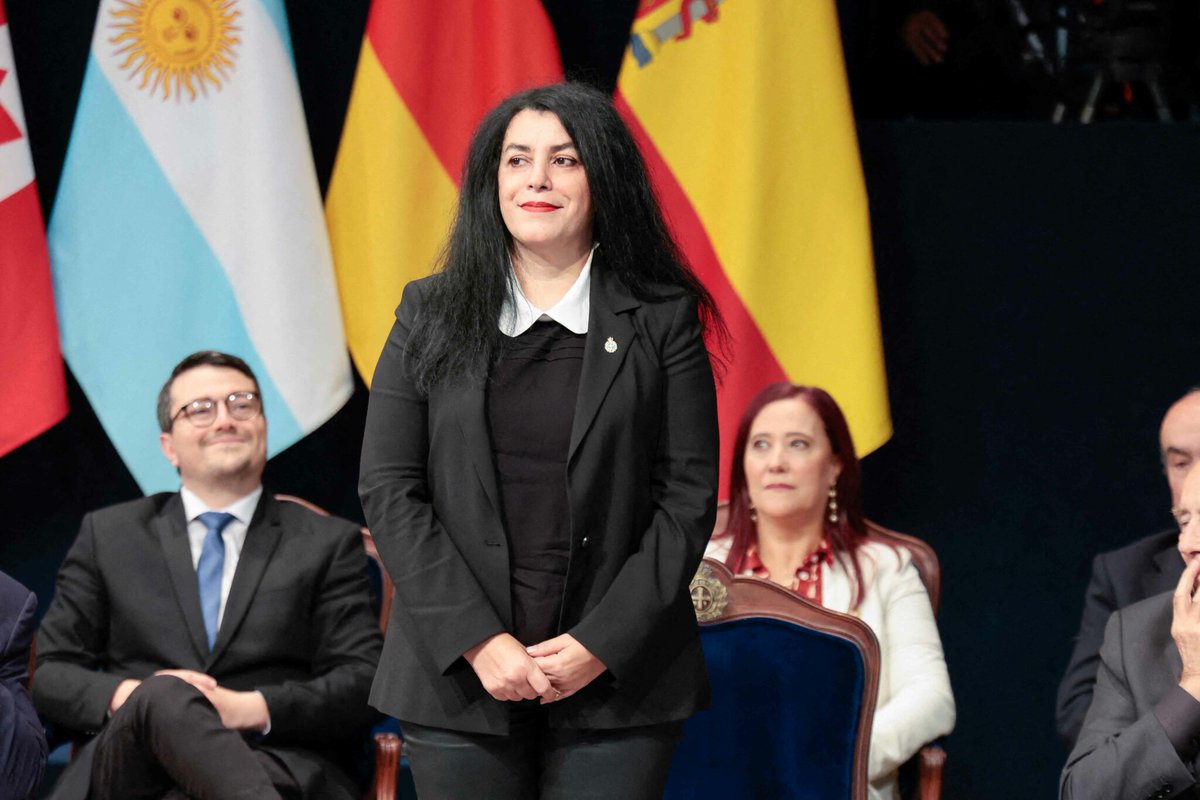 « Je serai honorée lorsque tous les défenseurs de la liberté le seront à mes côtés » : Marjane Satrapi refuse la Légion d'honneur

 Elle dénonce l'attitude de la France à l'égard de l'Iran ➡️ l.humanite.fr/bR8