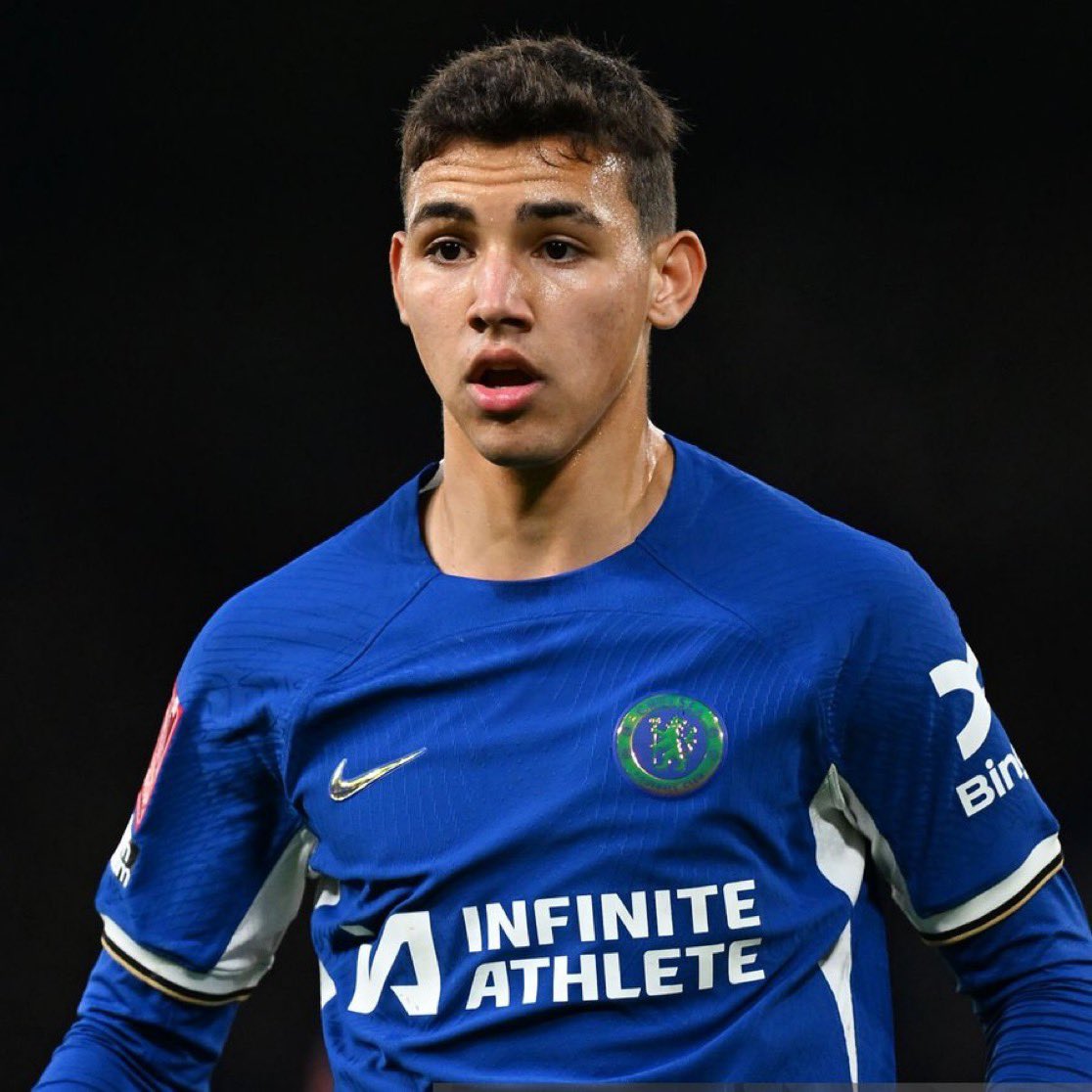 oBotafoguista's tweet photo. 🚨informação que não confirmei🚨

O Botafogo está de olho no atacante do Chelsea, Deivid Washington (19), mas ele deve ser vendido para um clube inglês.

O nome agrada dirigentes do Botafogo

Santos e 5 clubes europeus também querem o atacante

🗞 @OFootballOfc https://t.co/3Indl2gheG