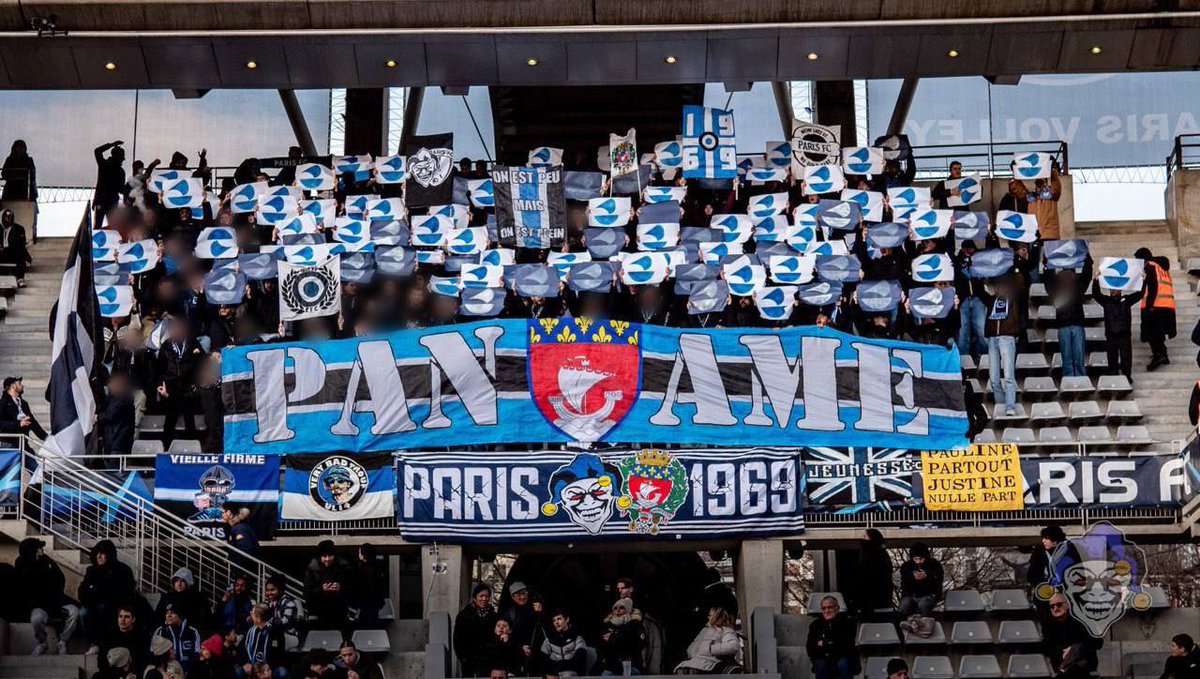UltrasLutetia14's tweet photo. Paris FC - Amiens
Animation bâche + feuilles avec un logo minimaliste 
Présence de nos amis jurassiens 
Ajoie - Paris, Lutetia - Enraigi 🤝 https://t.co/ymUA8kolCd