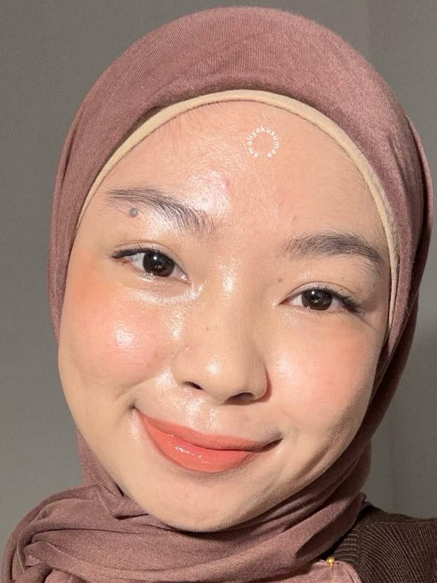 amaliyakusumaa's tweet photo. BEST PENEMUAN 2024; trial &amp; error make up hacks from MUA

dijamin make up auto nempel &amp; ga bikin crack.... dan yang pastinya aman buat dipakai dikegiatan sehari-hari ya shay.... WAJIB SAVE &amp; NYIMAK⤵️

before                                       after https://t.co/t11a8oV83B