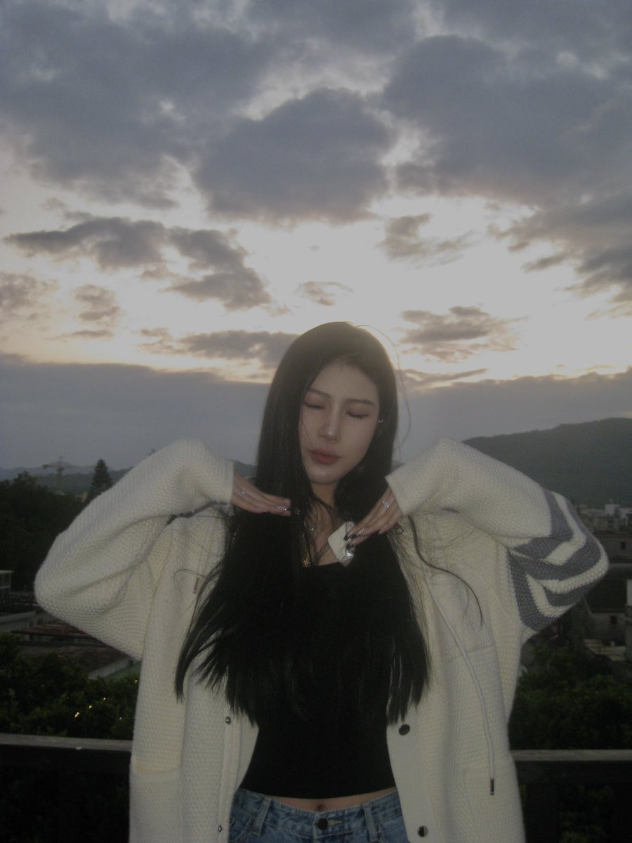 嘿嘿很开心加入 <a href="/Bybit_Official/">Bybit</a> <a href="/Bybit_ZH/">Bybit 华语</a> 🥰🥳🤩
各位宝宝们有任何 #Bybit  平台使用、活动参与、最新动态，只要你有问题，我都有答案！
宝宝们找我就对了～爱你们哦么么哒💋

抽五个宝宝❤️评赞两件套 #抽奖 啦
送出两份猪脚饭（18.88USDT*2）
三件Bybit周边T恤