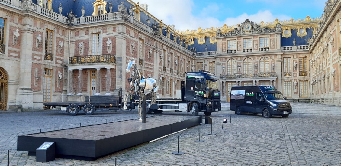 GroupeTSPS's tweet image. 🏰 TSPS au Château de Versailles !
Nous avons sécurisé la cour de marbre historique pour des travaux de maintenance électrique grâce à nos plaques adaptées aux sites sensibles.

#TSPS #Versailles #ProtectionDesSols #Accessibilité