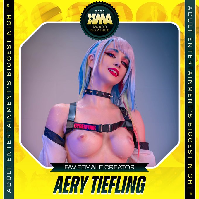 Last stretch, winner is announced on Sunday! ?
PLease consider voting for me! https://t.co/mnJy9dpfgo

@XBIZ