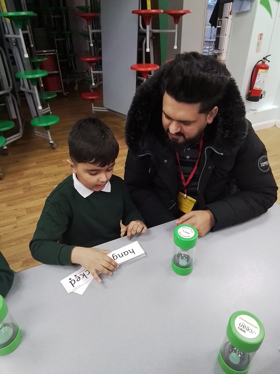 mrs_lwilson's tweet photo. Our phonic workshop is in full swing. @YPSEnglish https://t.co/gGxQErA5tT