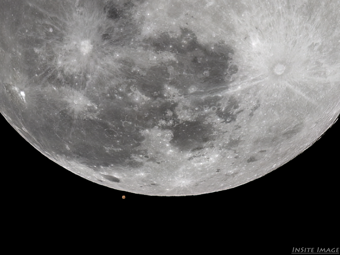 insiteimage's tweet photo. The complete set: last night's Full Moon Mars occultations at 9:15pm and 10:33 ET, just before and after Mars passed behind the moon.
#moon #fullmoon #wolfmoon #mars #occulation #lunaroccultation #moonmarsoccultation @capitalweather #ThePhotoHour #stormhour #nikonz8 https://t.co/mNWF61gO5m