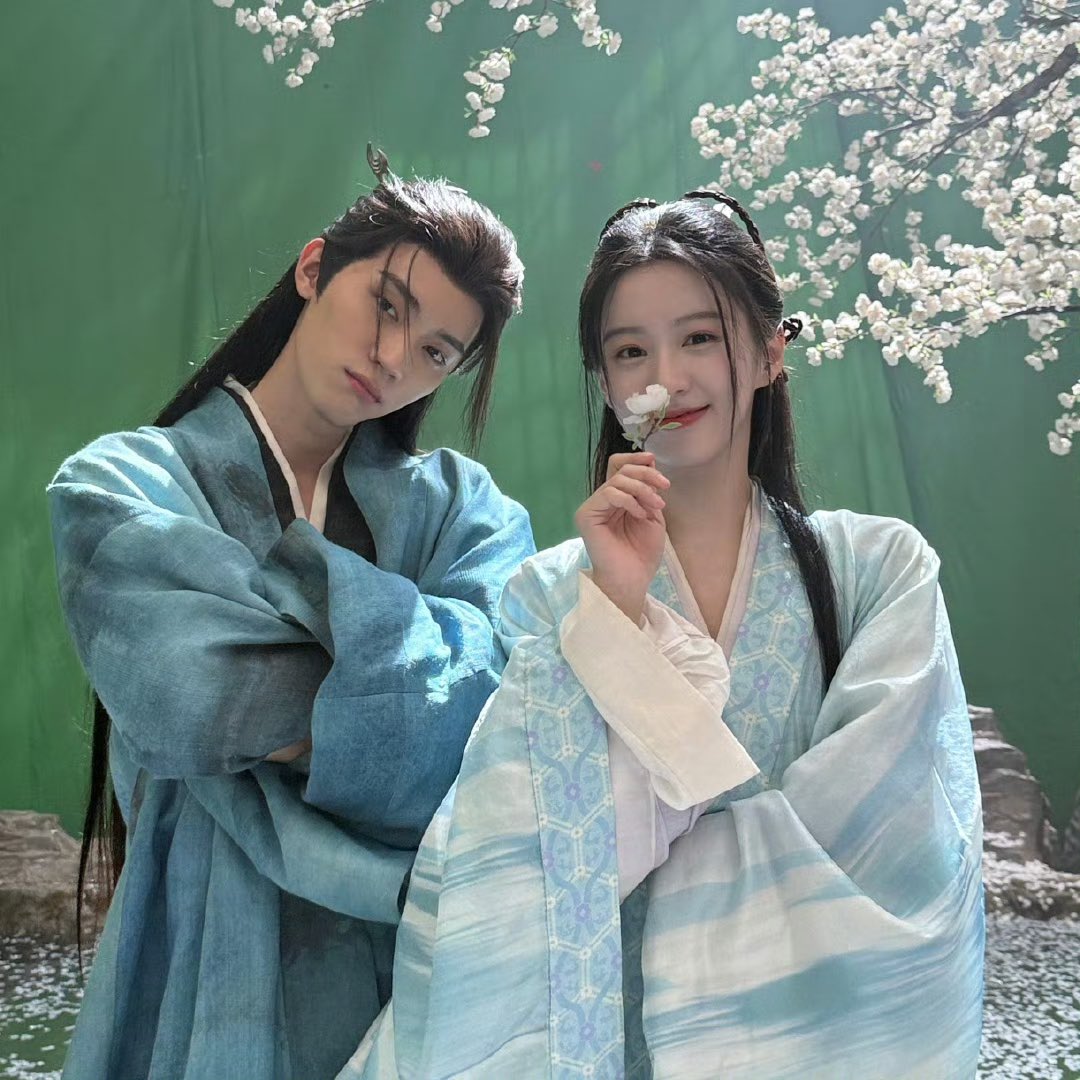 yiranpics's tweet photo. bao shangen weibo update

#ZhouYiran #周翊然 #江湖夜雨十年灯 #GenerationToGeneration https://t.co/0vbHBzdej9