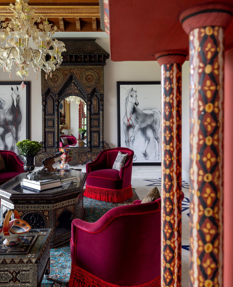 elledecorindia's tweet photo. Subscribe: https://t.co/1rSjhsiepJ

Gold, gilded and glorious. A home in New Delhi by Sachin Gupta and Neha Gupta of Beyond Designs. 

#elledecorindia #elledecor #decemberjanuary2025
#luxuryhomes #homedecorideas #designtrends #newdelhi #beyonddesigns #indiandesigner #delhihomes https://t.co/5CmBGzwbAK