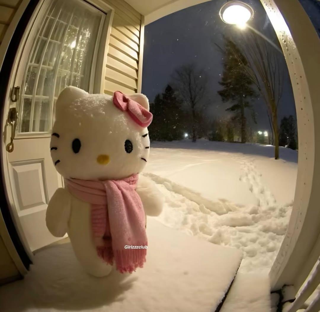 Me waiting outside my bsf house after she said she’s on her way: