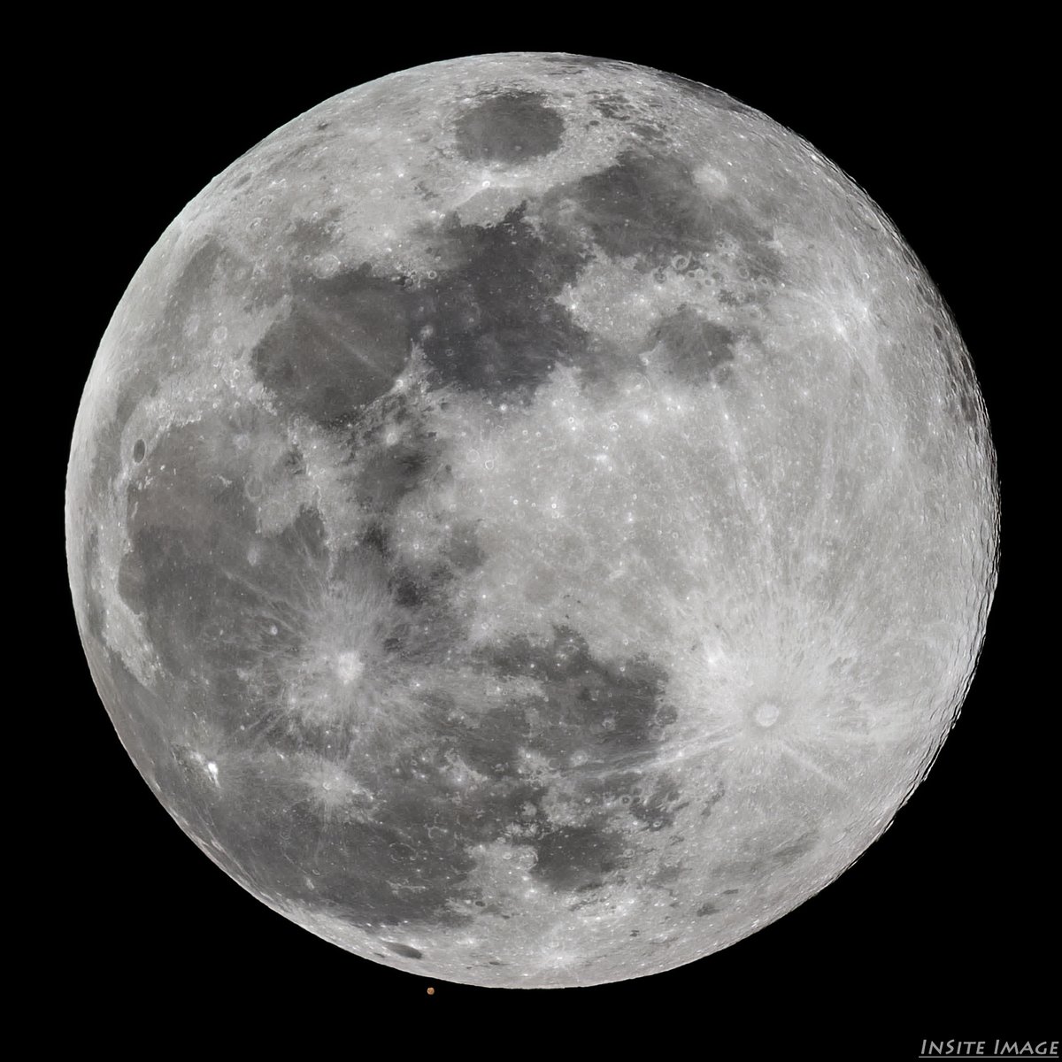insiteimage's tweet photo. Complete moon version: last night's Full Moon Mars occultation at 9:15pm ET, just before Mars passed behind the moon
#moon #fullmoon #wolfmoon #mars #occulation #lunaroccultation #moonmarsoccultation #nikonz8 https://t.co/xxJGjGlbBA