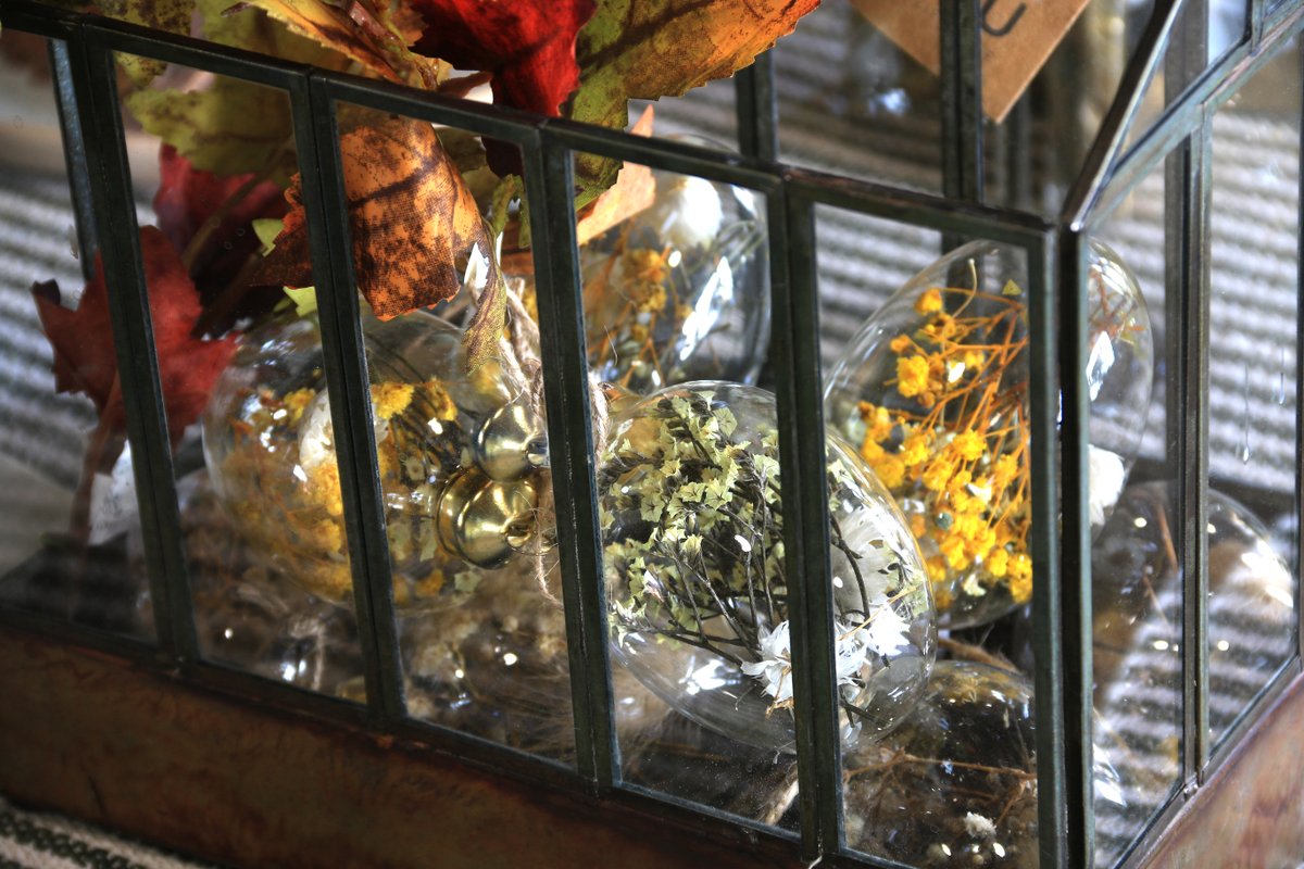 Winter tones to revitalise your home.
In the depth of winter we have a chance to slow down and embrace the darkness.#winterhome #winterhomedecor #winterhomestyle #WinterHomeRefresh #winterhomewear #winterstyle #winterhomestyle