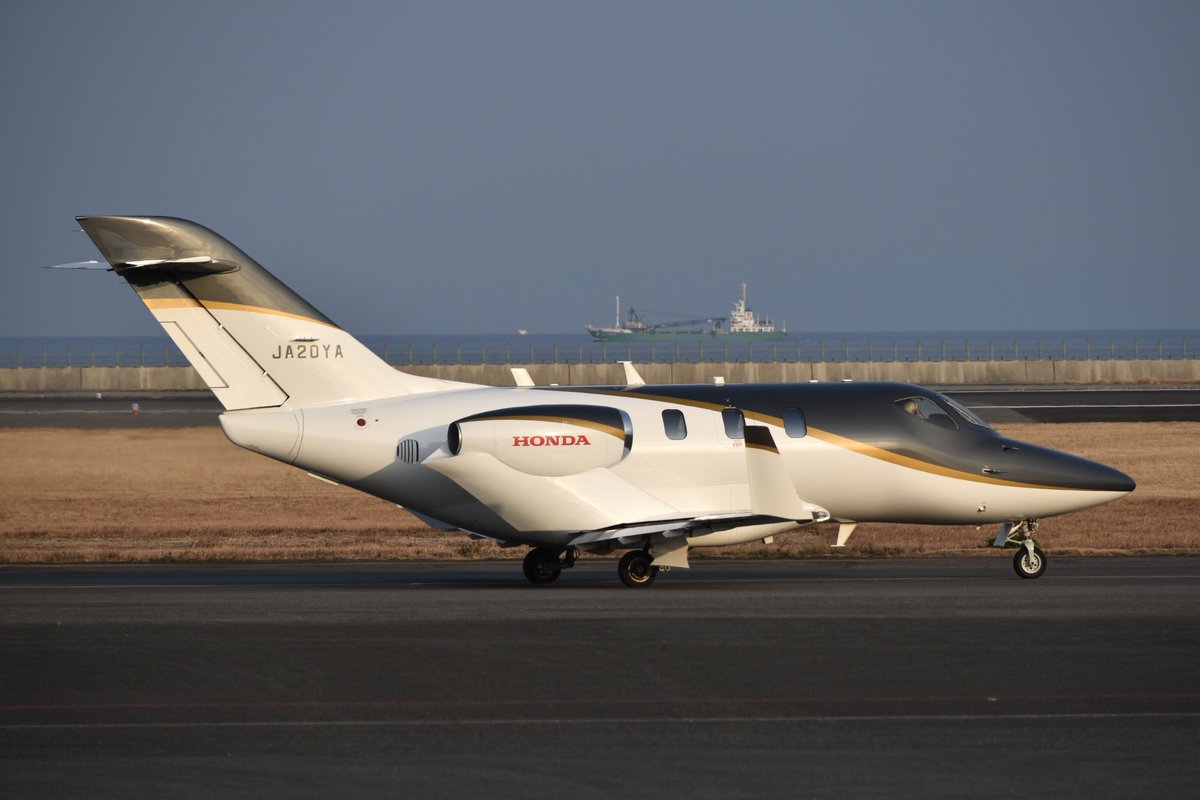 Dash828_'s tweet photo. 2025/01/14 RJFO/OIT
オンリーユーエア
Honda HA-420 HondaJet ELITE S
JA20YA
#大分空港 #HondaJet #JA20YA https://t.co/tIXlRfTfQP