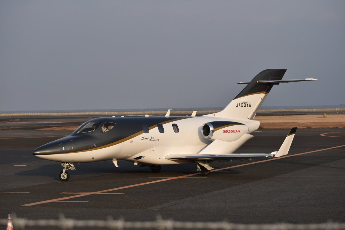 Dash828_'s tweet photo. 2025/01/14 RJFO/OIT
オンリーユーエア
Honda HA-420 HondaJet ELITE S
JA20YA
#大分空港 #HondaJet #JA20YA https://t.co/tIXlRfTfQP
