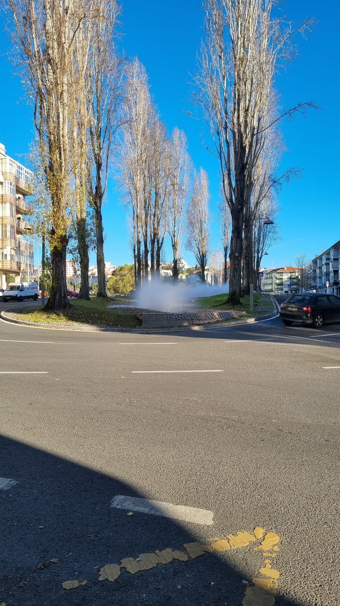 anadomingos's tweet photo. @Amadora_Cidade isto já estava assim quando cheguei ontem à noite, mandem alguém fechar a torneira https://t.co/07KSIbQlc7