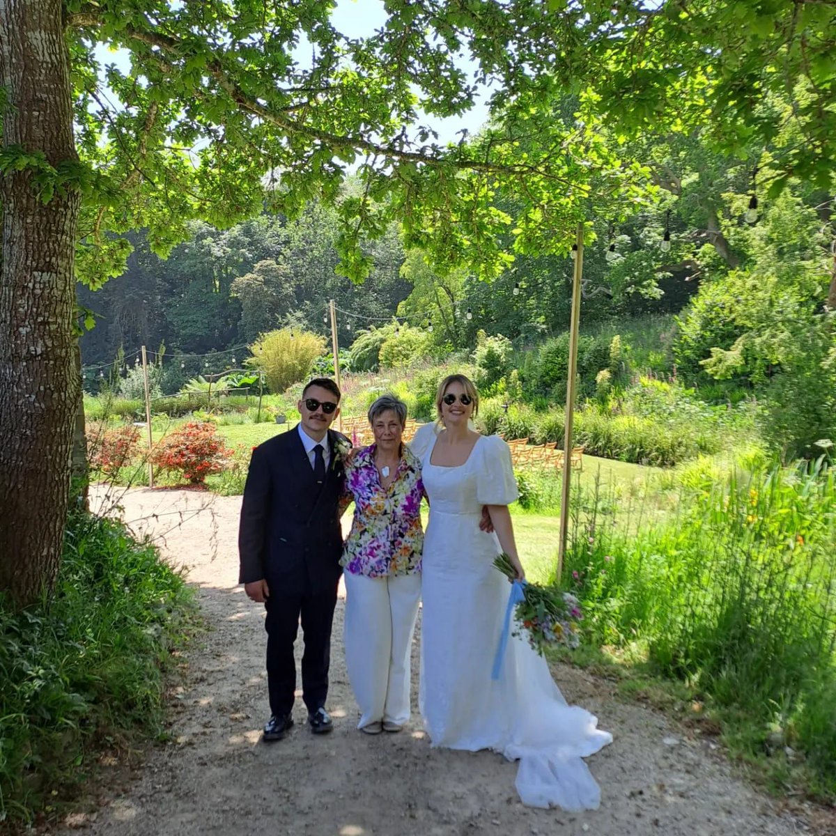 The Complete Wedding Directory tweet media