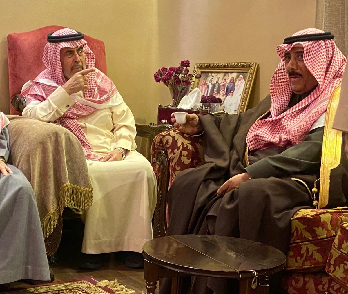 1Shaer's tweet photo. الشكر والتقدير للشيخ عبدالعزيز القريشي على زيارتنا وتقديم واجب العزاء https://t.co/GNrCA0SZtv