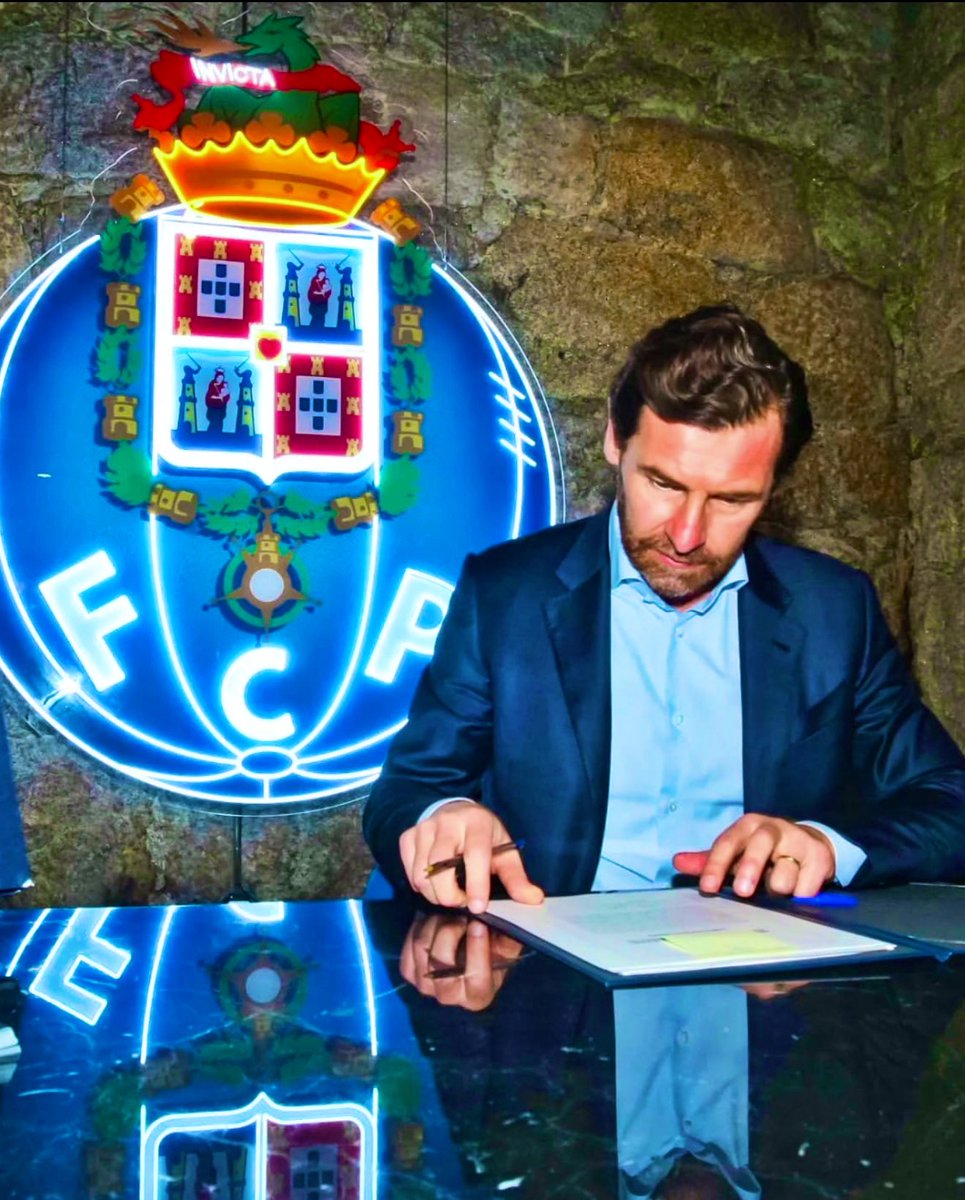 Em maio votei no Villas Boas porque achei que enquanto sócio do meu <a href="/FCPorto/">FC Porto</a> e mesmo tendo o máximo respeito pelo Rei estava no momento de virar um linda página de um legado inesquecível. Mas não despedir estes dois treinadores incompetentes é uma tremenda falta de coragem!💙🤍💪