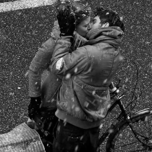 Paroles_auteurs's tweet photo. "Le verbe aimer pèse des tonnes. Des tonnes de chagrin, de joie, d'inquiétude, de doute, de cris, d'extase. Ne le fuis pas. Ne pas aimer pèse encore plus lourd."
Félix Leclerc

#felixleclerc #aimer #parolesdauteurs https://t.co/ptlXWV17hQ