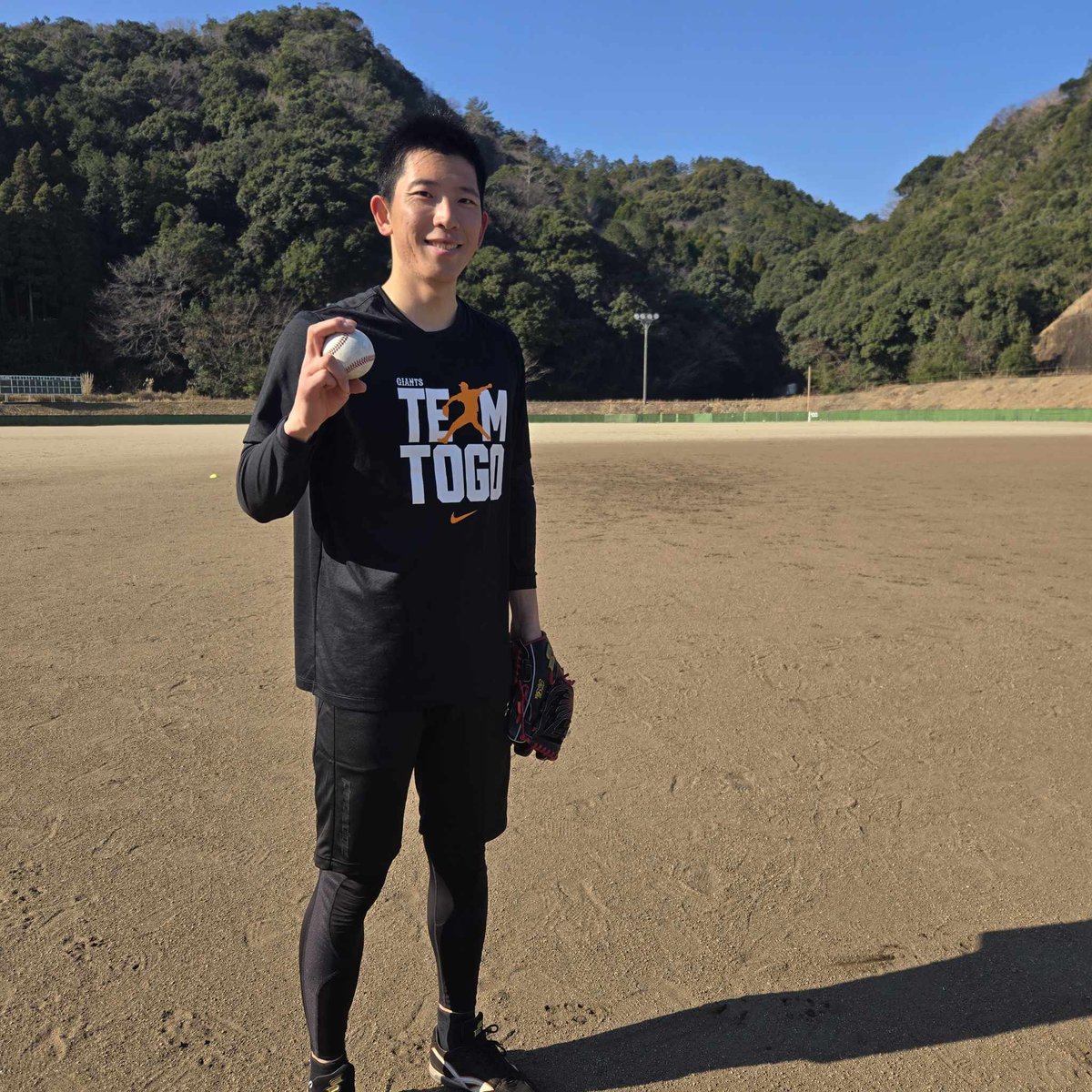 TEAM_TOGO ウェアを発売🦒🔥 ＼ ＃戸郷翔征 投手らが自主トレで着用し