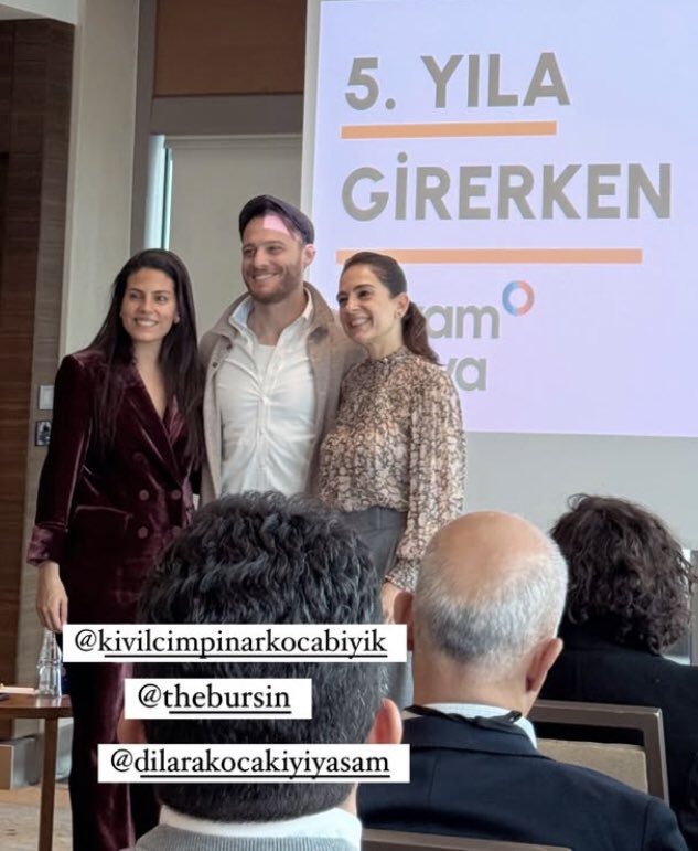 Kerooooo...🫠🤎🔥

Finally we saw him in 2025.💥🙌🏻🤩

How handsome and happy!♥️

#KeremBürsin <a href="/KeremBursin/">Kerem Bürsin (Mavi Tik ;)</a>