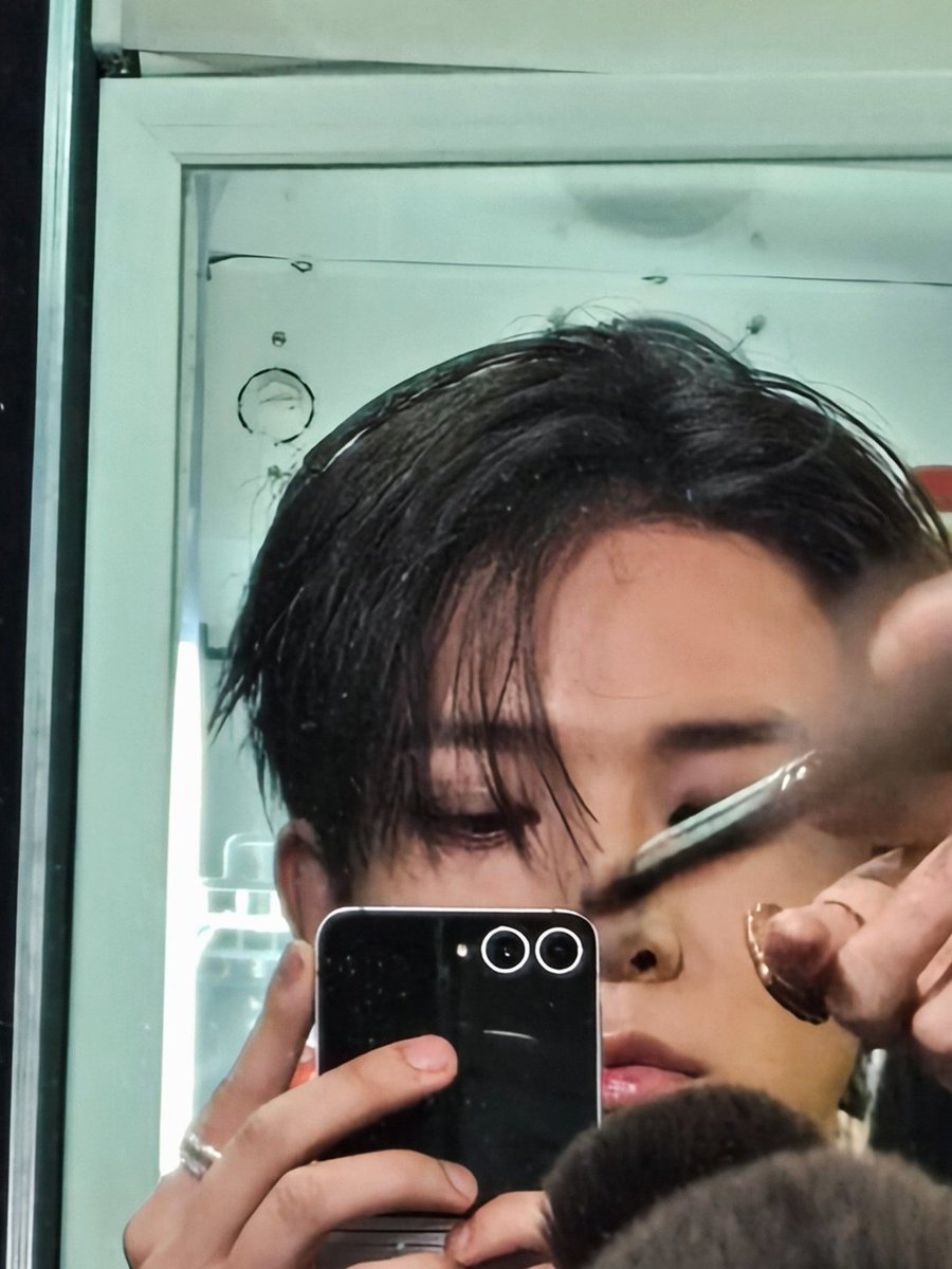 by_seung's tweet photo. ៖៖ i l♡ve 갤럭시 https://t.co/DgbyYstdDt