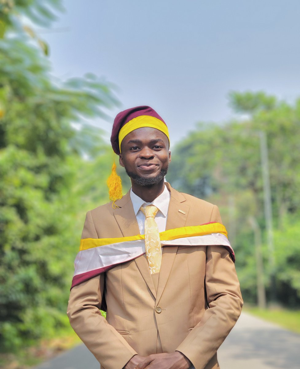 olaitanhumble's tweet image. 🎓BSc Applied Physics, UNILAG (4.78/5.0)
🎖️Editor-in-Chief, The Press Club
🎖️Recipient, 4 Scholarship Awards
🎖️HOD Prize for Best All-Round Performance
🎖️Prof C.O Taiwo Prize for Best Graduating Student
50 A’s/9 B’s/3 C’s while working fulltime in digital media, alhamdulillah.