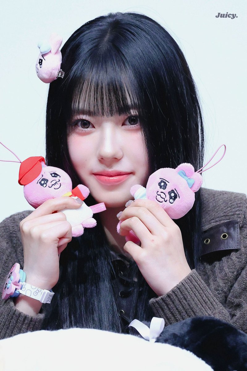 250112 위드뮤 팬싸 HQ
빤쮸빤쮸

#izna #이즈나
#KOKO #NARAIKOKO #코코