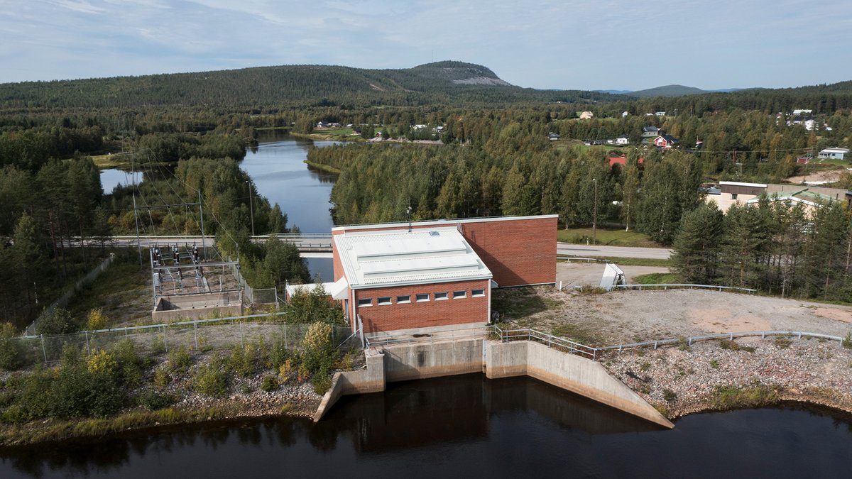 Tengeliönjoessa sijaitsevan Portimokosken #vesivoima’laitoksen turbiinin #peruskunnostus alkaa kesällä 2026. Samalla huolletaan turbiinin apulaitteet ja generaattori. Laitoksen omistaa Tornionlaakson Voima, josta #PVOVesivoima omistaa puolet. pohjolanvoima.fi/tornionlaakson…