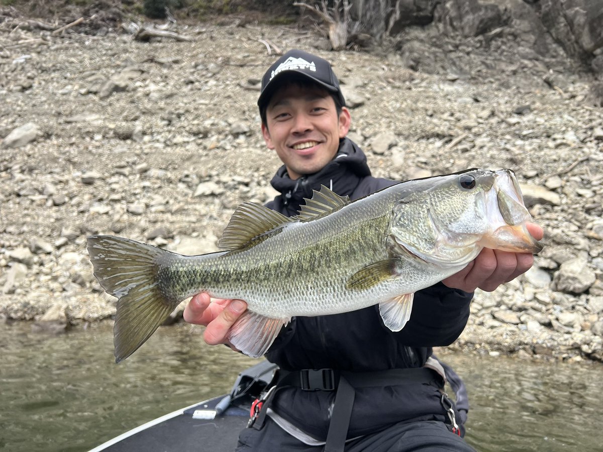 11seasky11's tweet photo. 週末ニューイヤーツインカップ2025で
池原ダムに🎣

こだまくんと仲良く同船🚤

ポロポロ釣れてくれました！

#池原ダム　#バス釣り　#バスフィッシング　#y企画　#bassfishing https://t.co/1S9AVIha8q