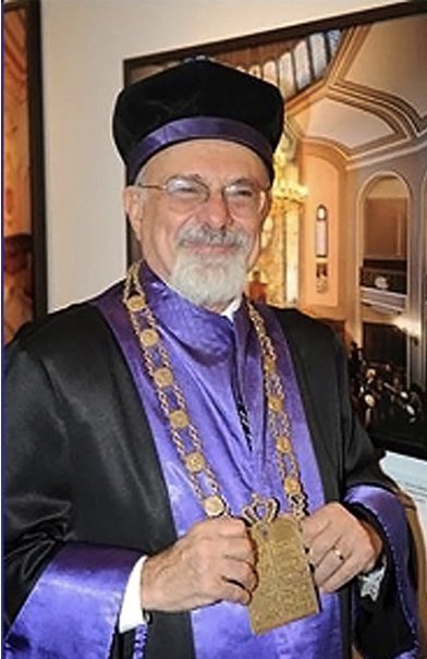 😪 Ülkemizin 3.  Hahambaşısı Sayın Rav İsak Haleva’nın vefatını derin bir teessürle öğrendim.Onun bilgeliği, her zaman barışı ve sevgiyi ön planda tutan tavrı bizlere ilham verdi. Toplumu birleştiren, zor zamanlarda umut aşılayan  ve her kesime ışık saçan bir liderdi🙏❤️