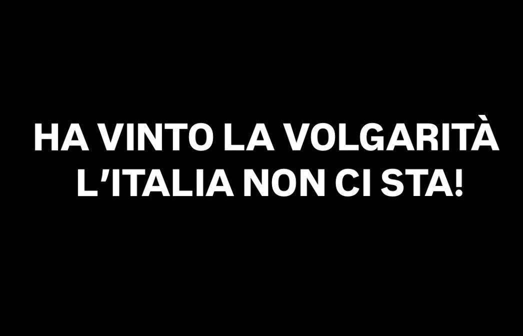 si può aprire questa raccolta aereo? #helevier #grandefratello #heleners