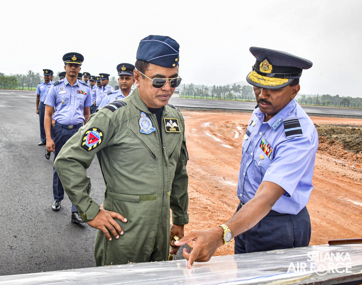 airforcelk's tweet photo. Commander Leads Test Landing In Hingurakgoda Runway Transformation
More details:https://t.co/vzO6iIysH0
#SLAF #HingurakgodaRunway #AviationLeadership #AirForcePride #RunwayTransformation #leadingfromthefront #SLAFCommander #testlanding #InnovationInAviation #AviationExcellence https://t.co/Ta9BGY3N7f