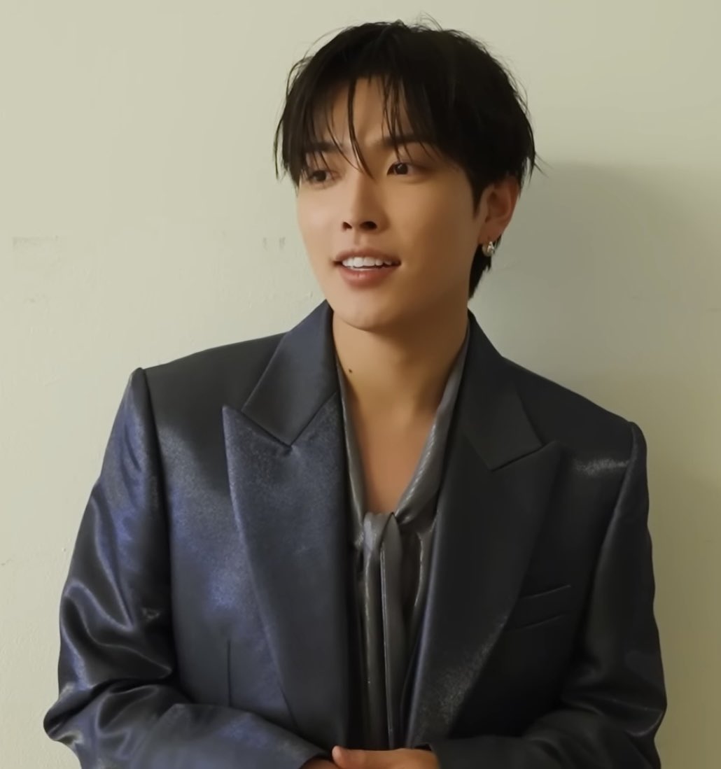 hongjoong is the most attractive man….