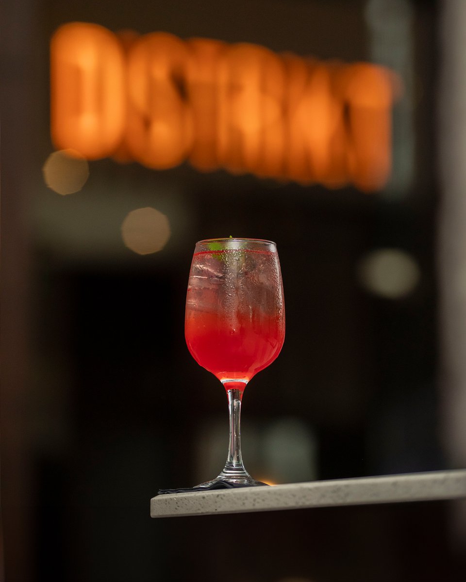 CentroWaha's tweet photo. مشروبات بلمسة مميزة وأجواء لا تُنسى في ديستركت!
Sip, savor, and unwind at Distrikt. Discover handcrafted beverages that are as refreshing as they are flavorful. https://t.co/gvDbtSr7m8