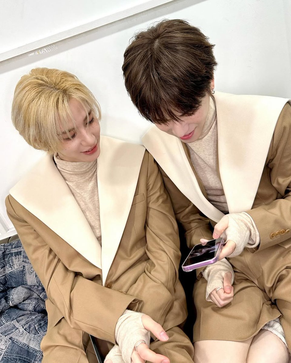 dding_1108's tweet photo. ㅈㅉ 잏링이 너무 좋아서 기절함 https://t.co/xnoS7Lii59