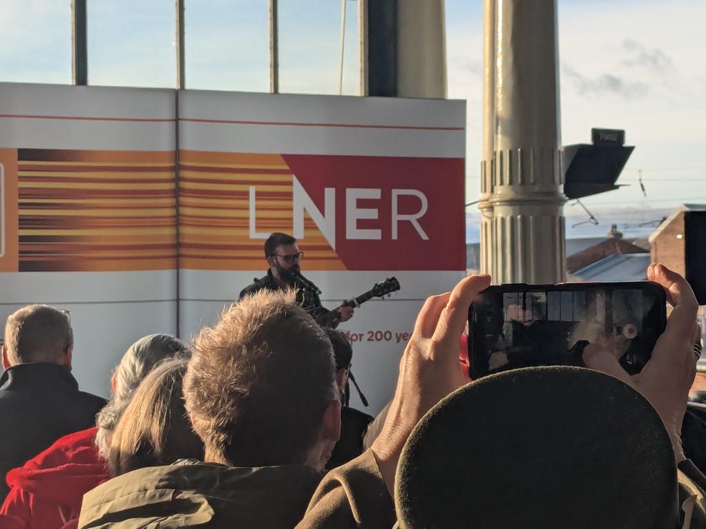 Wonderful music, thank you <a href="/Sam_Slatcher/">Sam Slatcher</a> 👨‍🎤