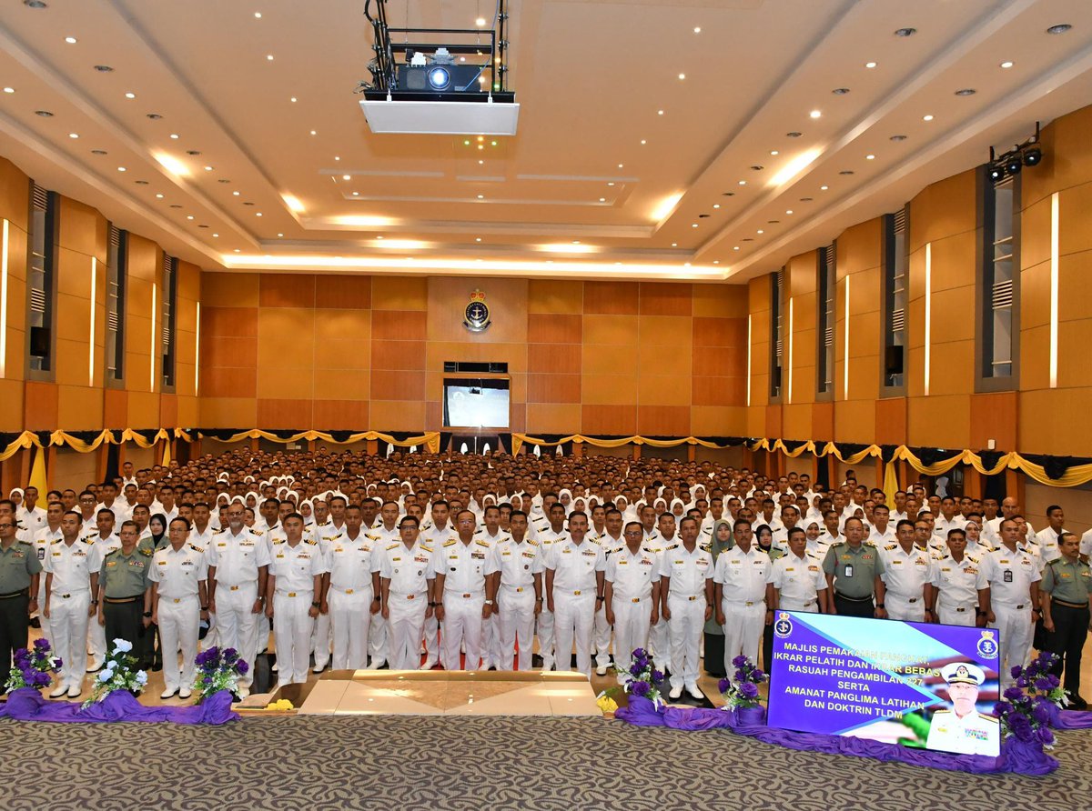 "If you're unsure, don’t be afraid – take it as an opportunity to learn"

13 Jan – The Rank Wearing Ceremony for Trainees Intake 227 and speech was a proud and inspiring event.