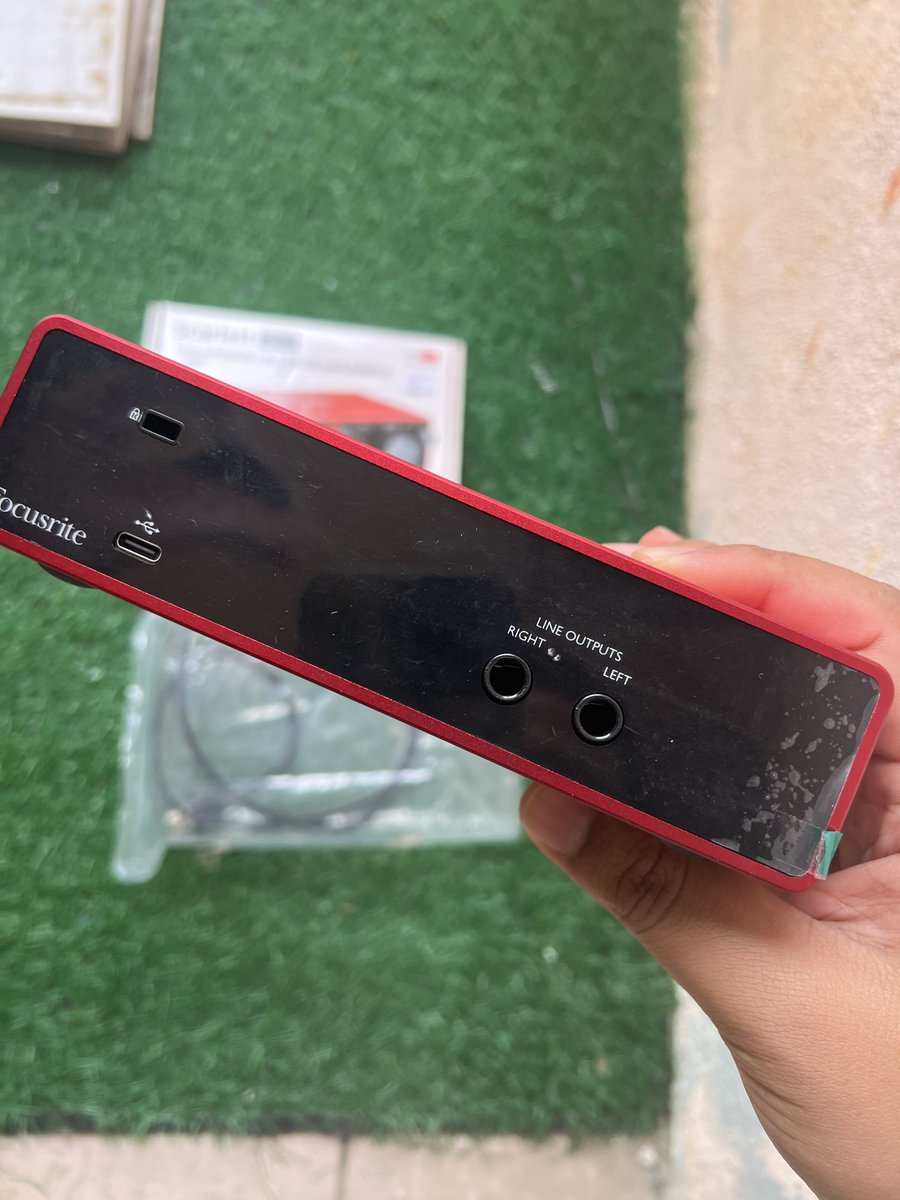 WTS audio Interface Scarlett 2i2 for RM500.

Pernah pakai 2 kali je.

Reason to sell: nak pakai duit sikit next week kena g Japan.