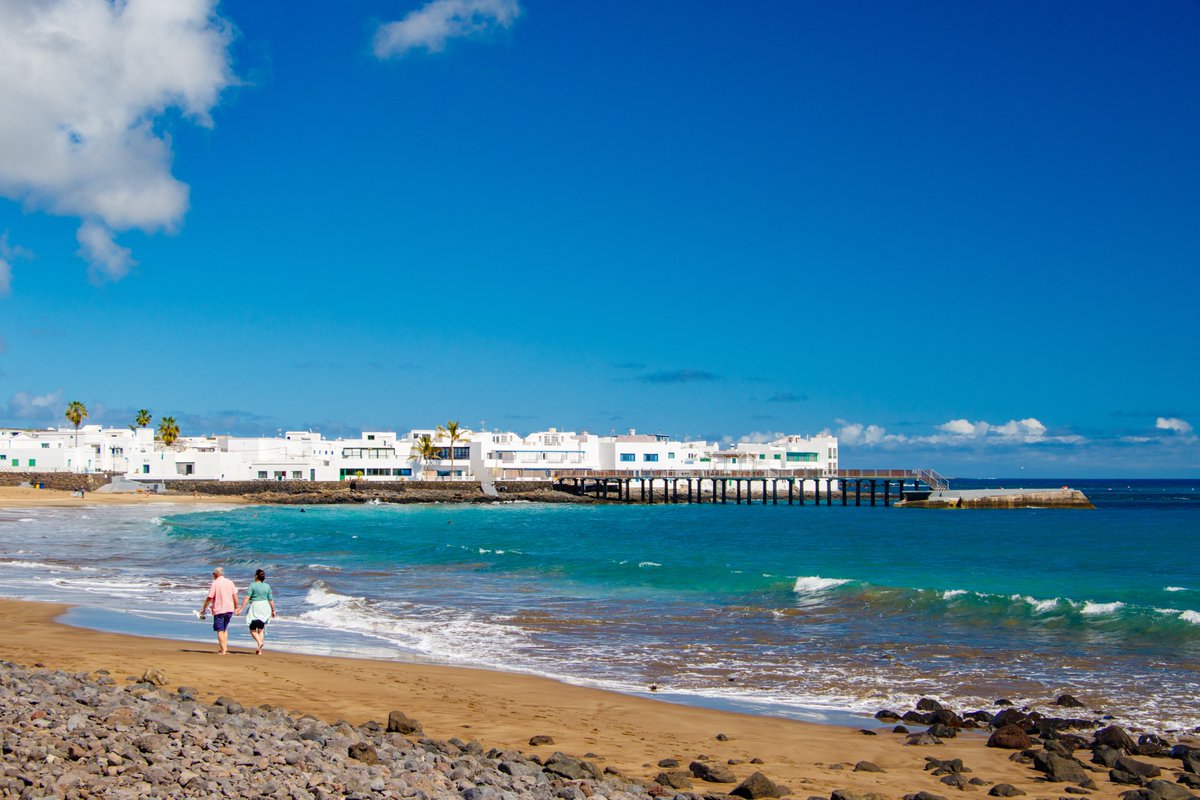Close your eyes, feel the breeze, and let the golden sand take you to pure relaxation 🌊🐡🦀☀️

#LanzaroteAUniqueIsland