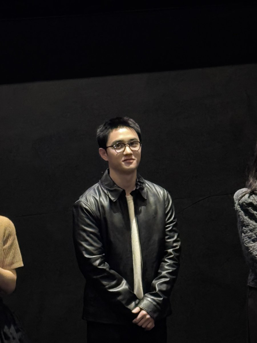 KYUNGSOO IN LEATHER JACKET

(Credits to the owner)