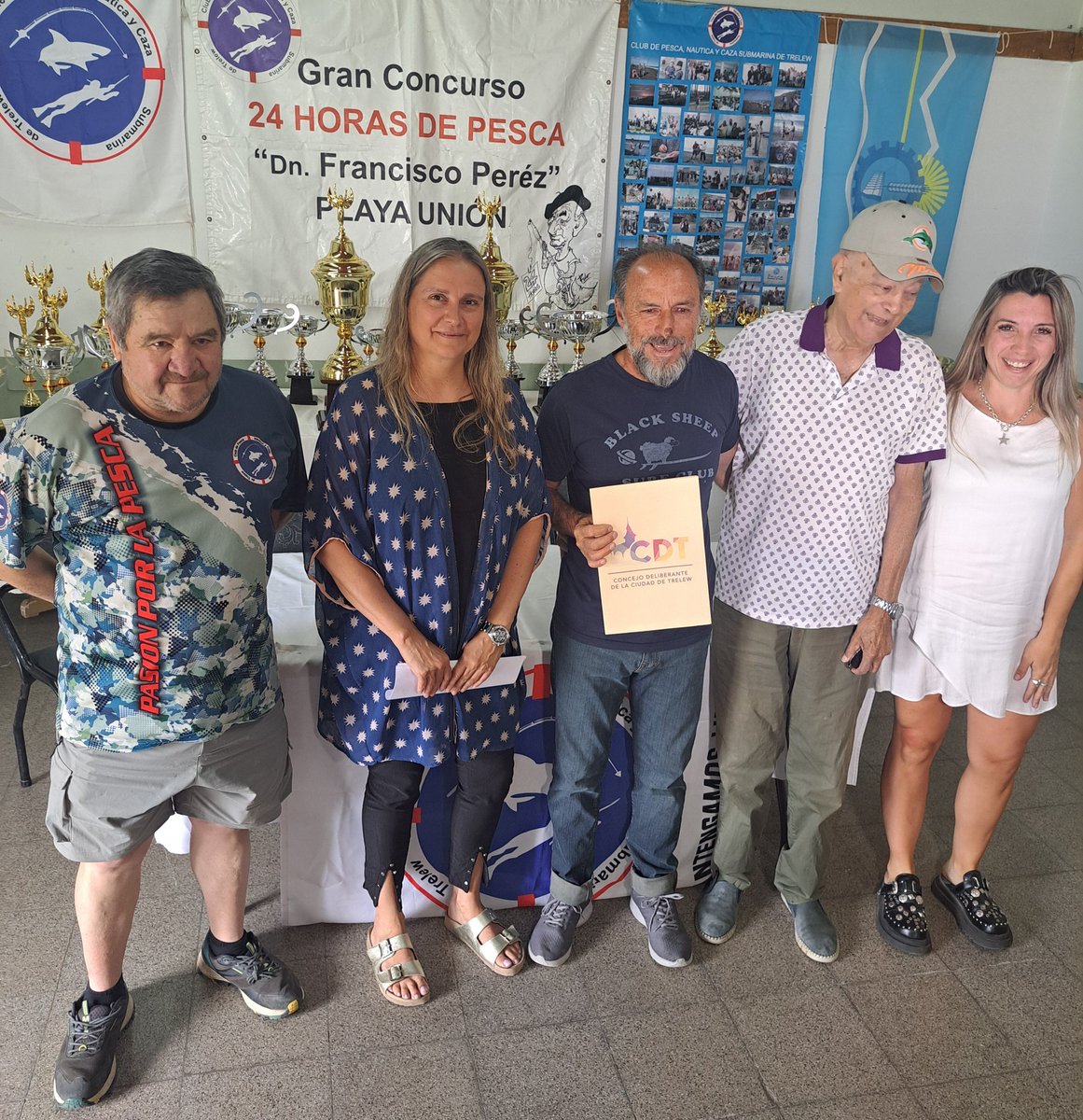 baskovcmariabel's tweet photo. Organizado por el Club de Pesca y Caza Submarina de nuestra ciudad participamos de la presentación de la 60° Edición del "Concurso las 24 Horas de Pesca" que comenzará el sábado 18 de enero, evento declarado de Interés Municipal por el Concejo Deliberante de #Trelew https://t.co/Y3Gd8h9vhN