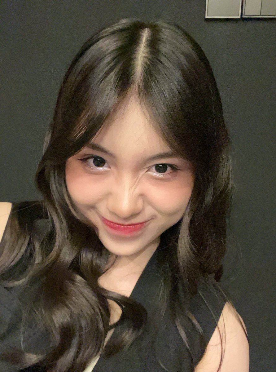 Michie_JKT48's tweet photo. maaci yes hari ini seru cekalii 😎 next harus lebih challenging 🥱🤚🏻 https://t.co/gp9pD69vlZ