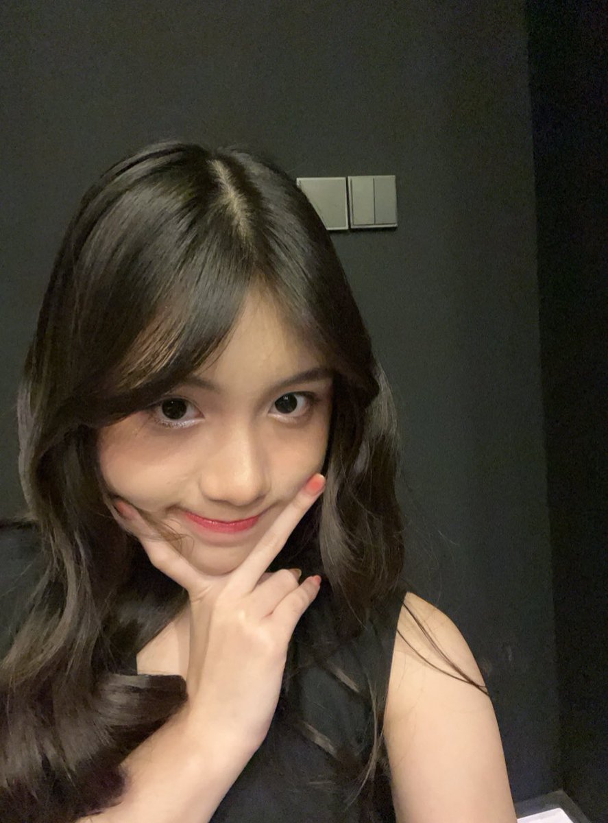 Michie_JKT48's tweet photo. maaci yes hari ini seru cekalii 😎 next harus lebih challenging 🥱🤚🏻 https://t.co/gp9pD69vlZ
