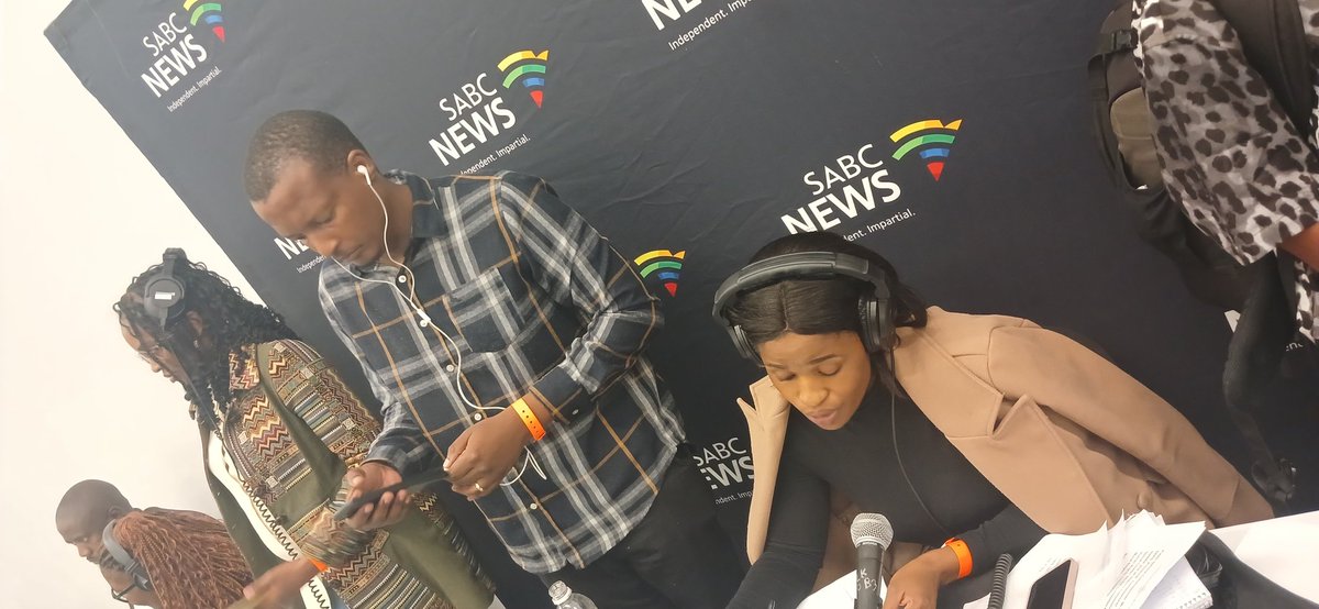 Dignews02's tweet photo. Muhaxi Ntinyiku Maringa na Technical Producer Chuene Mdluli va mi Gisela vuhaxi byo hlawuleka kusuka eThe Ranch. https://t.co/LvJPKDkV8a