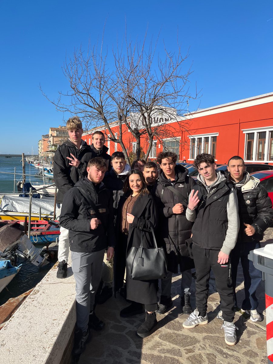 CampusSudMetier's tweet photo. 🌊 Cap sur l'Italie : une immersion culturelle et professionnelle inoubliable pour les apprenants en maintenance nautique de l'INB Côte d'Azur, au cœur d'une expérience internationale formatrice et inspirante !
#CSMlife #CampusSudMétiers #Cmonfutur https://t.co/0y8N58GQCq