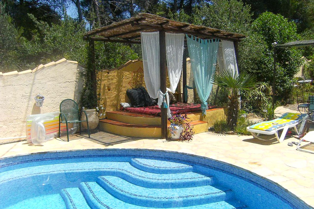 JaveaEstates's tweet photo. Villa for sale in Las Planas - Javea
€ 635.000 | 4 Bedrooms, 2 Baths, House 238sqm, Plot 1152sqm

Traditional villa with Moroccan finishes located in the Montgó Natural Park.

https://t.co/XvZAQD2Cgo

 #javea #lasplanas #villaforsale #realestateagent #costablancarealestate https://t.co/ndsDy9ArDc